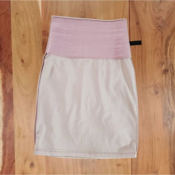 Marilyn Monroe Full Tummy Tuck Support Skirt In Nude- Size M - Picture 3 of 5